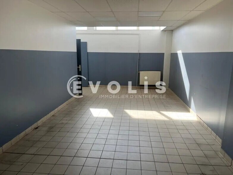 Bureau dans Vénissieux à louer - Photo intérieure – Image 2 sur 14