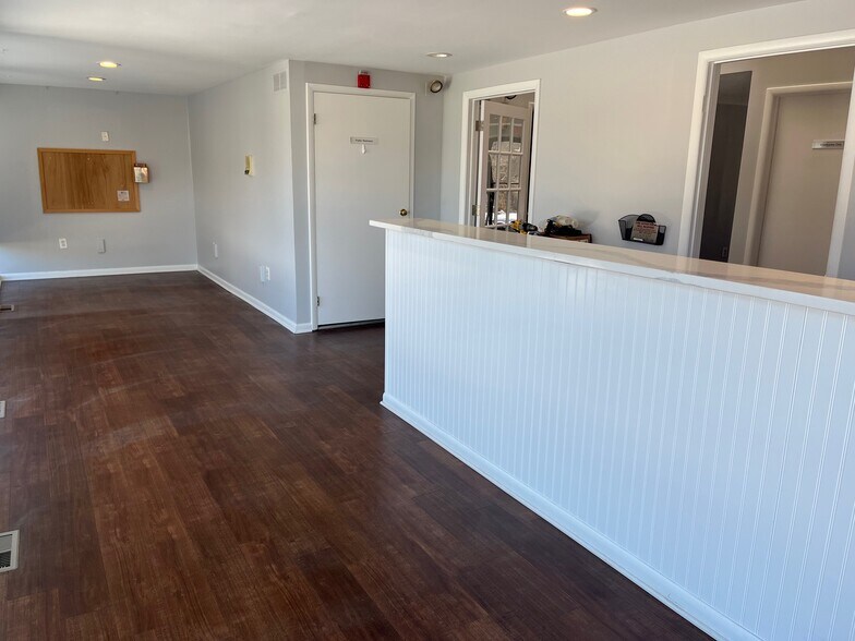 3 Brendenwood Dr, Voorhees, NJ à vendre - Hall d’entrée – Image 3 sur 8