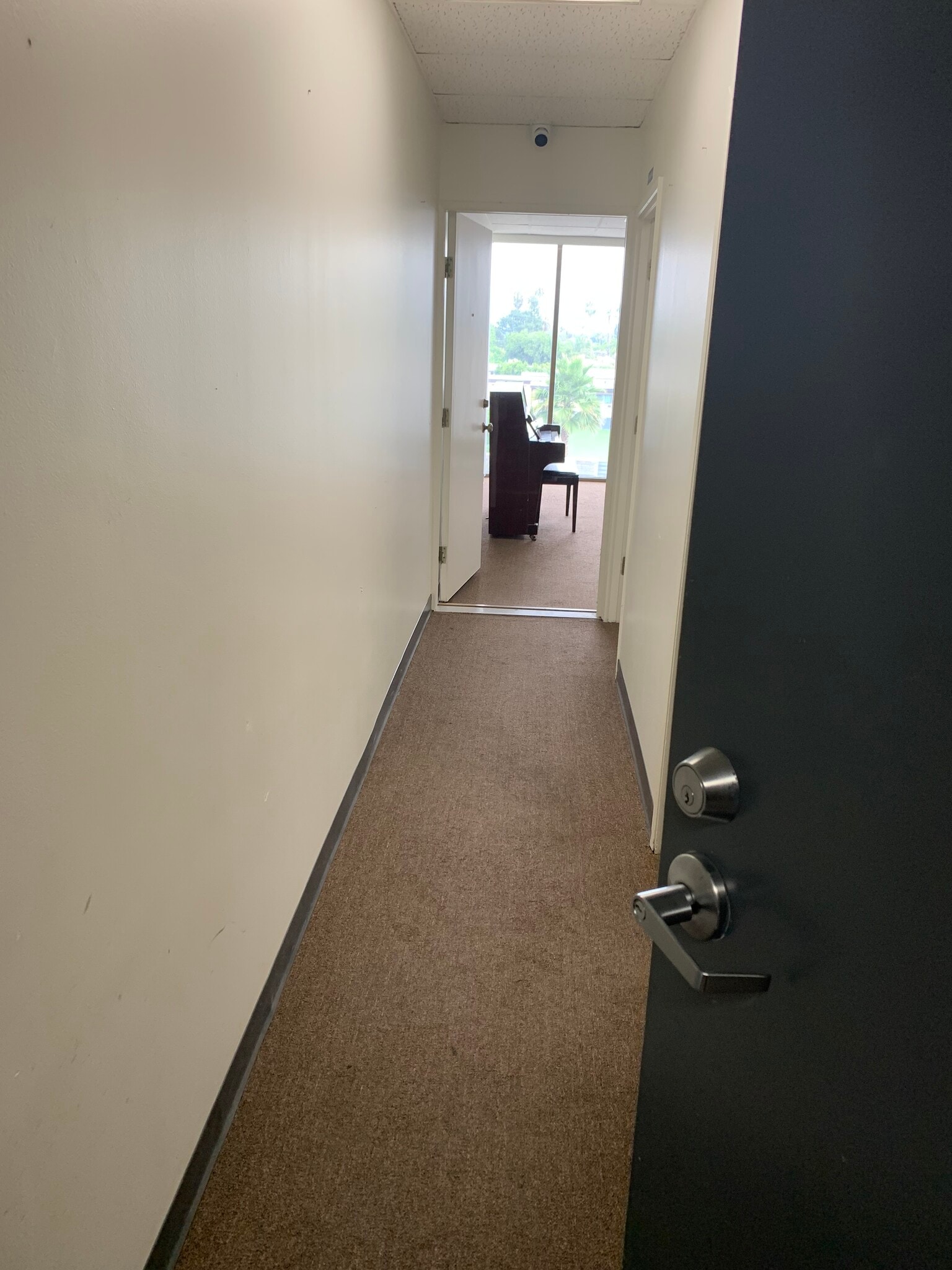 15720 Ventura Blvd, Encino, CA à vendre Photo intérieure– Image 1 sur 6