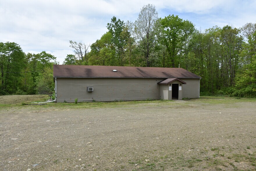 2521 Petroleum Center Rd, Titusville, PA à vendre - Photo de l’immeuble – Image 2 sur 45