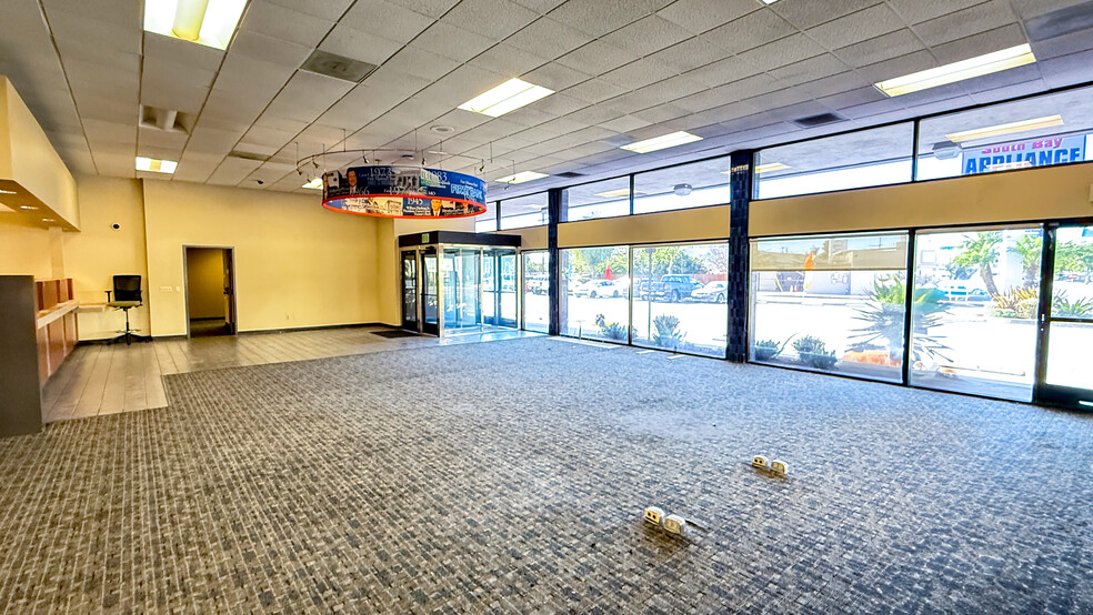 1644 W Redondo Beach Blvd, Gardena, CA à louer - Photo de l’immeuble – Image 3 sur 12