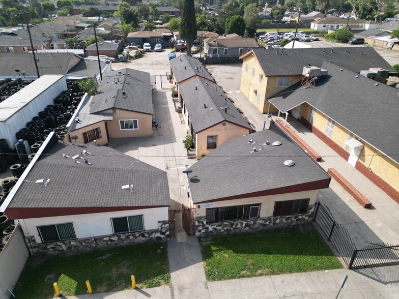 4244 E Compton Blvd, Compton, CA à vendre - Photo principale – Image 1 sur 5