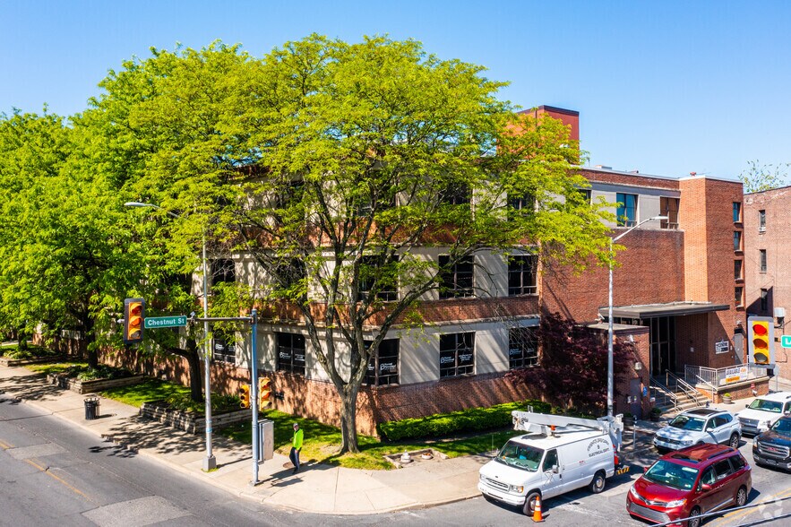 7200 Chestnut St, Upper Darby Township, PA à louer - Photo de l’immeuble – Image 3 sur 6