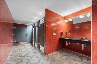 2100 N Main St, Fort Worth, TX à louer Photo intérieure– Image 2 sur 5