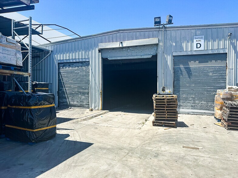 4601 S Soto St, Vernon, CA à louer - Photo de l’immeuble – Image 2 sur 5