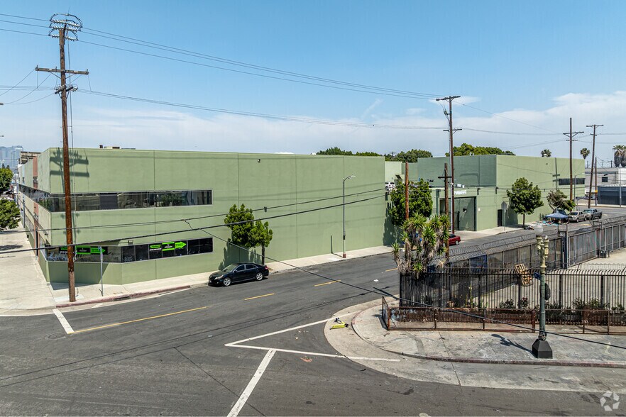 3499 S Main St, Los Angeles, CA à louer - Photo de l’immeuble – Image 2 sur 9