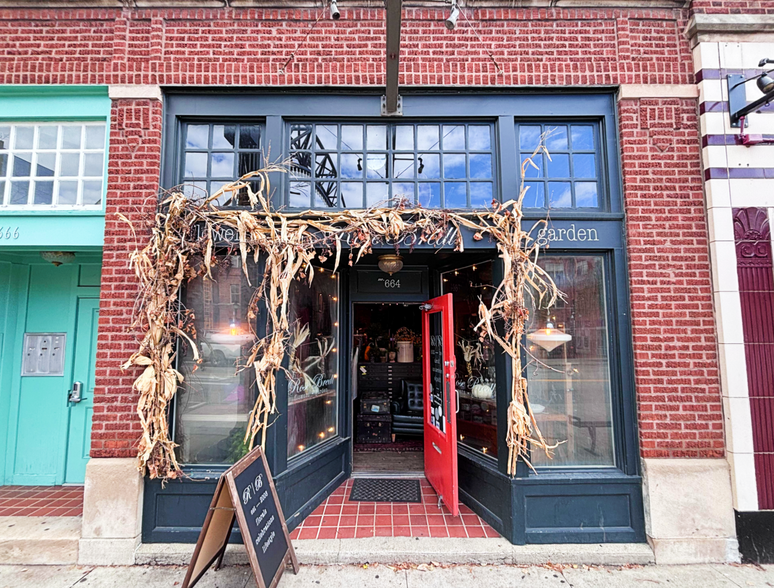 664-668 N High St, Columbus, OH à louer - Photo de l’immeuble – Image 1 sur 2