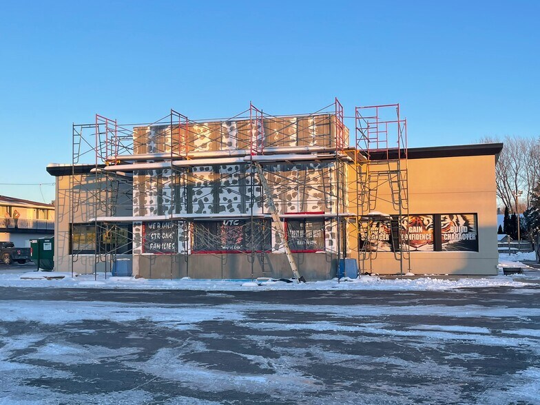 1598 DeKalb Ave, Sycamore, IL à louer - Photo de l’immeuble – Image 2 sur 4