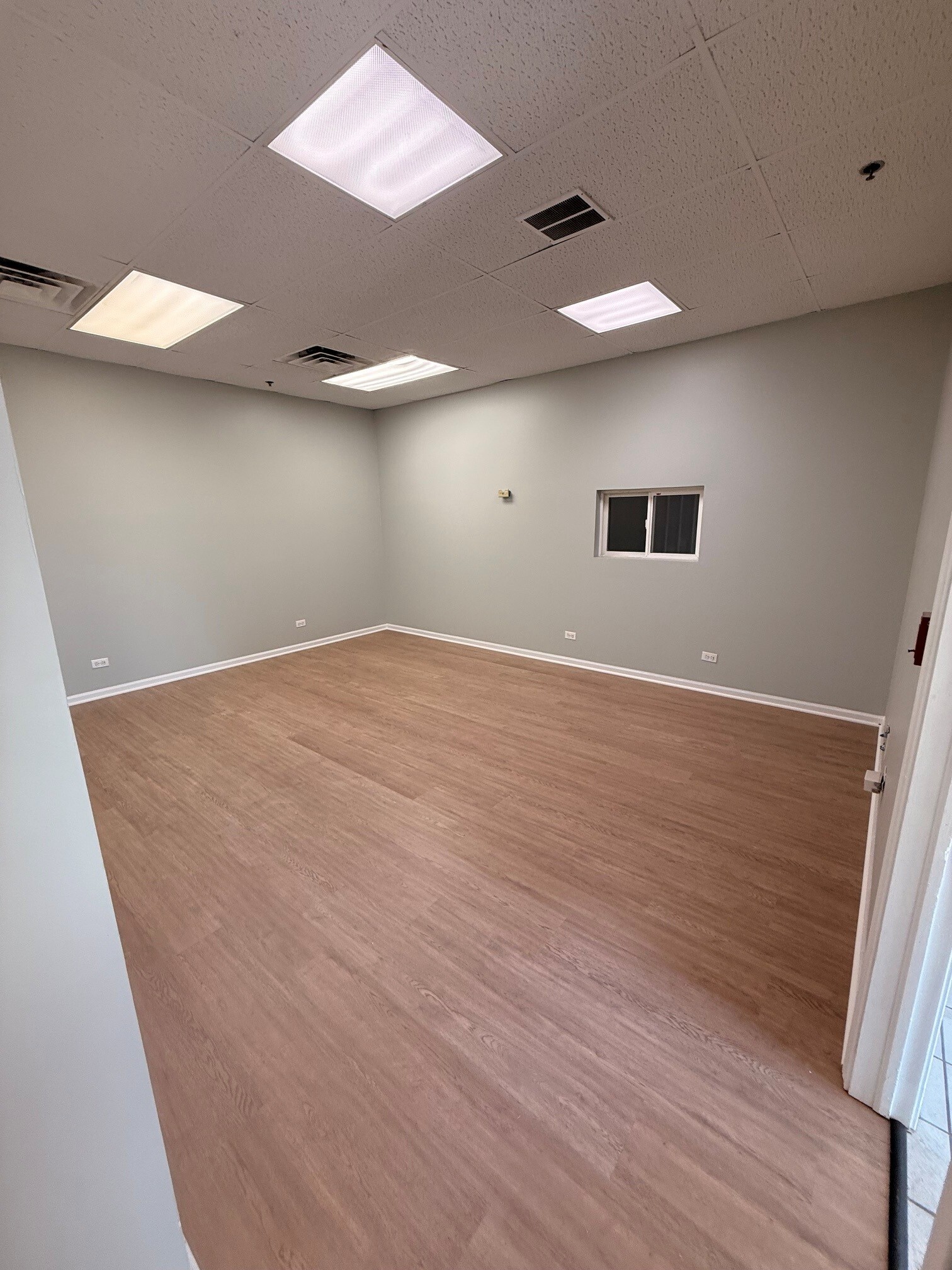 1319 Enterprise Dr, Romeoville, IL à louer Photo intérieure– Image 1 sur 12