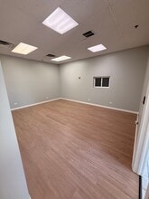 1319 Enterprise Dr, Romeoville, IL à louer Photo intérieure– Image 1 sur 12