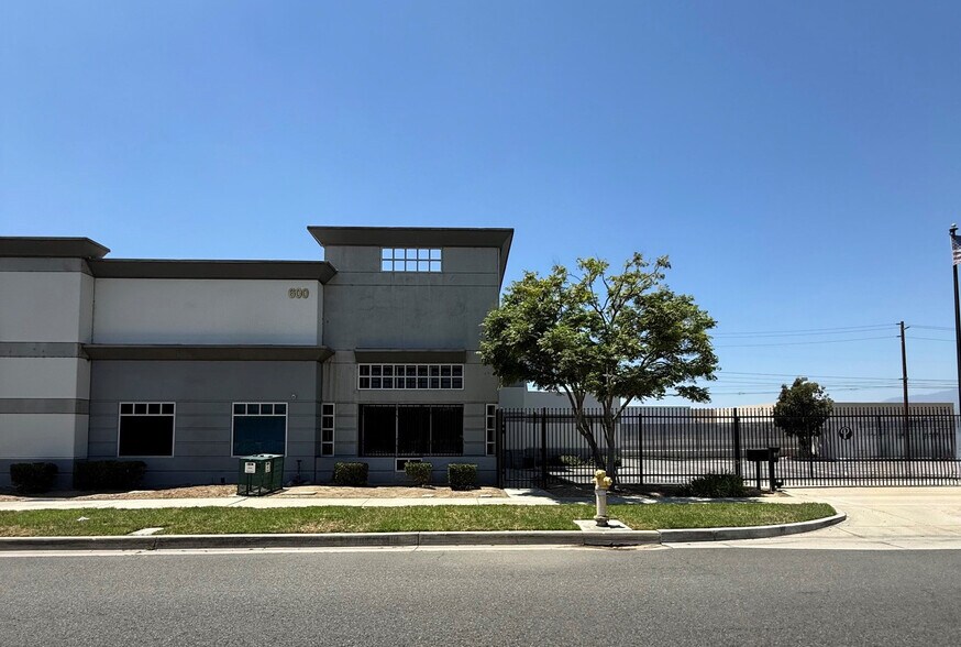 600 S Wineville Ave, Ontario, CA à vendre - Photo de l’immeuble – Image 1 sur 4