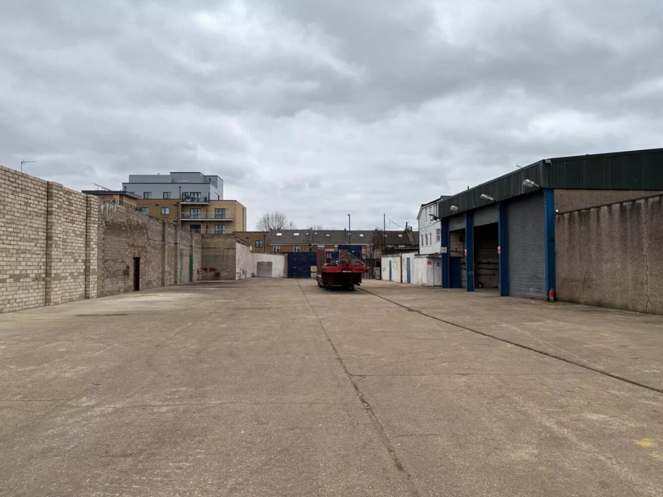 Industrial Yard & Buildings portefeuille de 8 biens à vendre sur LoopNet.fr Photo de l’immeuble– Image 1 sur 13
