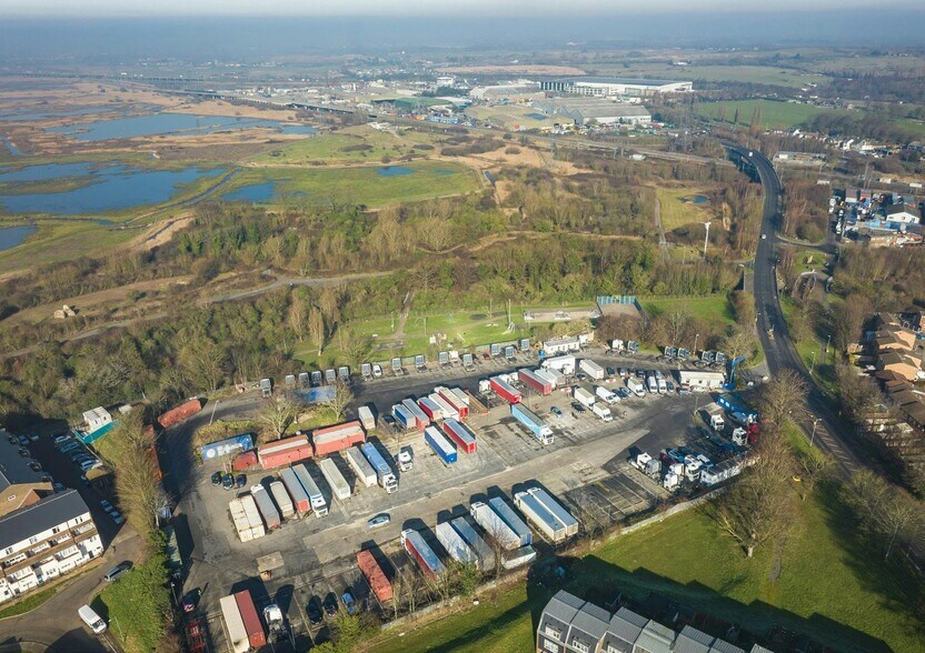 Tank Hill Rd, Purfleet à louer - Photo de l’immeuble – Image 2 sur 3
