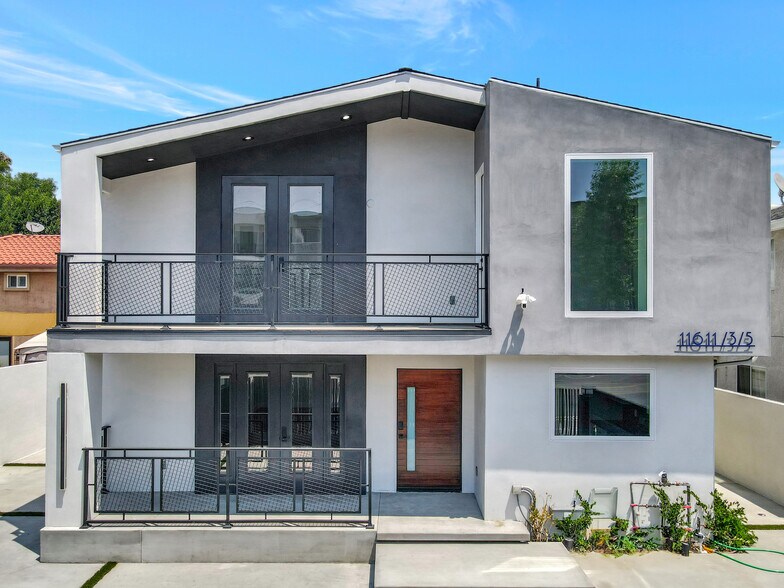 11611 Burbank Blvd, North Hollywood, CA à vendre - Photo de l’immeuble – Image 2 sur 17