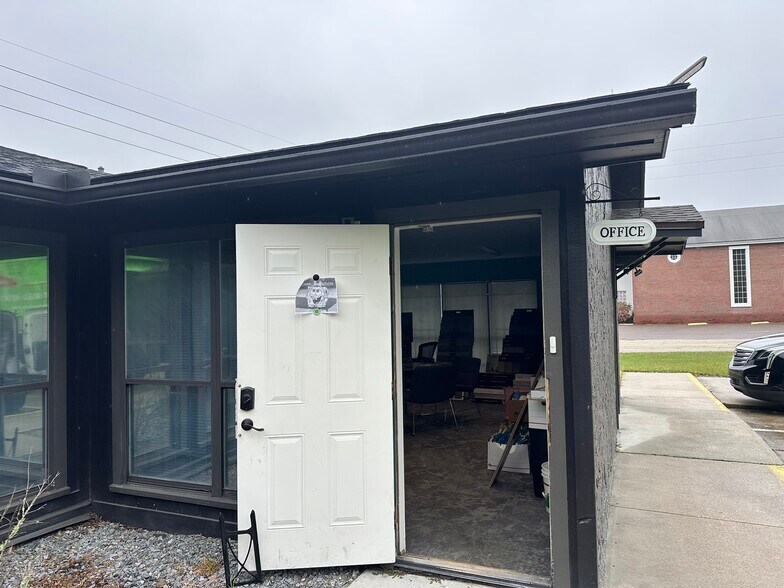 10569 Lem Turner Rd, Jacksonville, FL à louer - Photo de l’immeuble – Image 2 sur 33