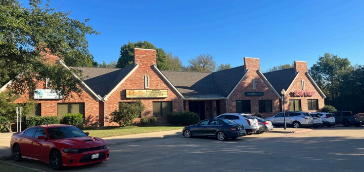 2300 W White Ave, McKinney, TX à louer Photo de l’immeuble– Image 1 sur 13