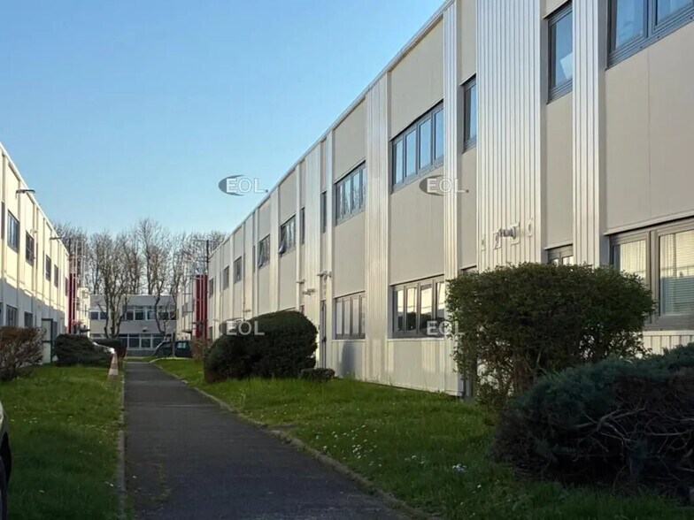 Industriel/Logistique dans Orly à louer - Photo de l’immeuble – Image 2 sur 2