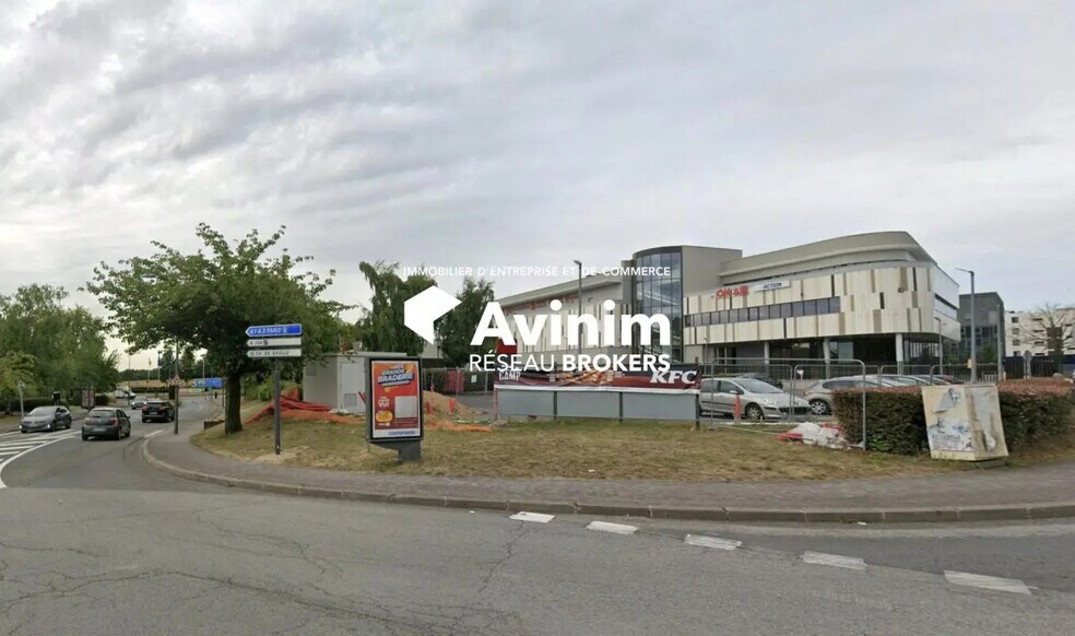 Local commercial dans Goussainville à louer - Photo de l’immeuble – Image 1 sur 3