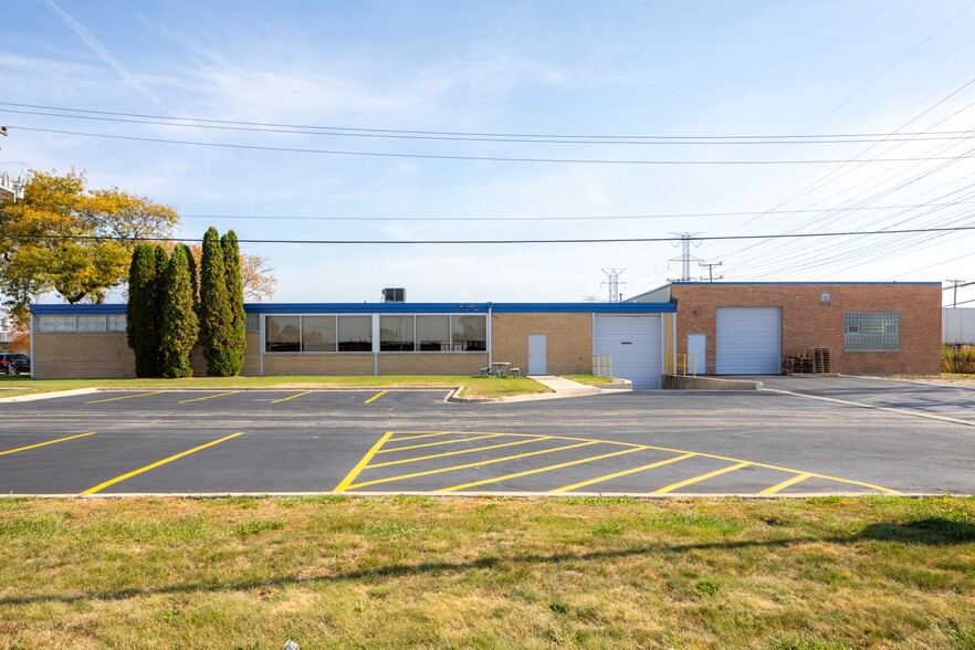 515 Factory Rd, Addison, IL à louer - Photo de l’immeuble – Image 2 sur 6