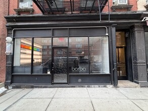 235 W 19th St, New York, NY à louer Photo de l’immeuble– Image 2 sur 2