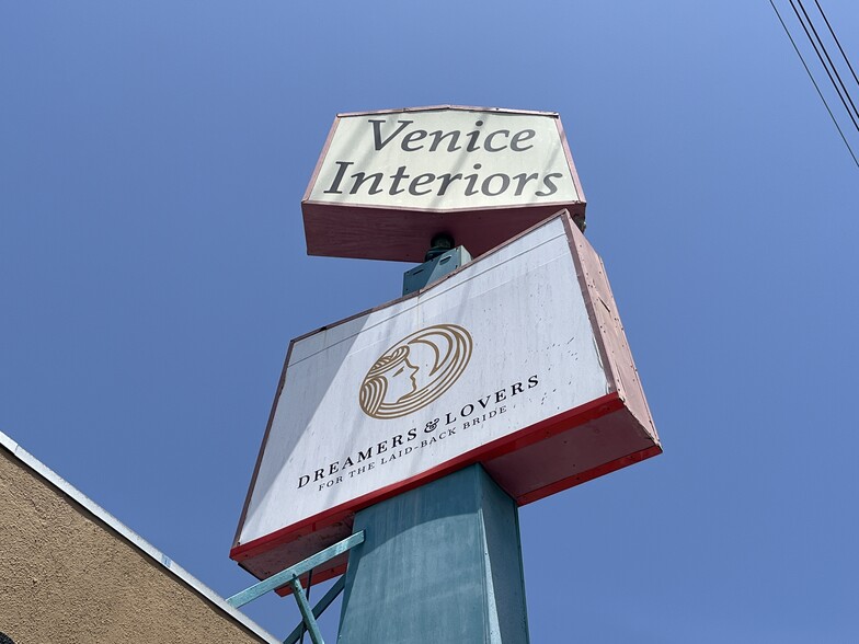 214 Lincoln Blvd, Venice, CA à louer - Photo de l’immeuble – Image 2 sur 5