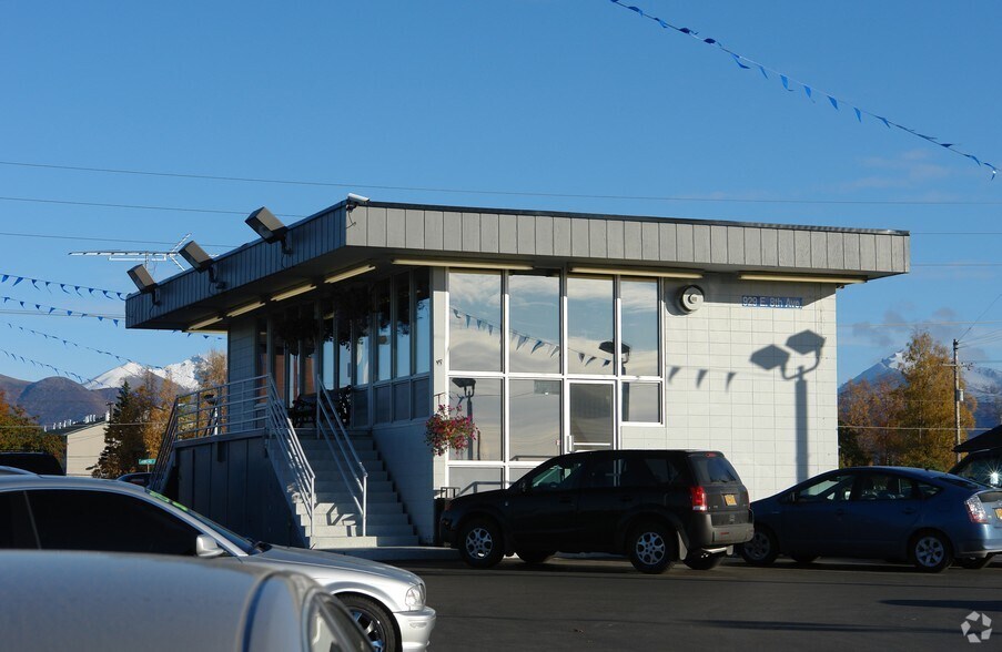929 E 8th Ave, Anchorage, AK à vendre - Photo principale – Image 1 sur 2