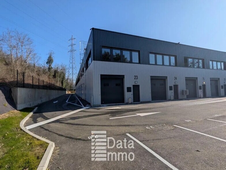 Industriel/Logistique dans Neuilly-Plaisance à louer - Photo de l’immeuble – Image 3 sur 8