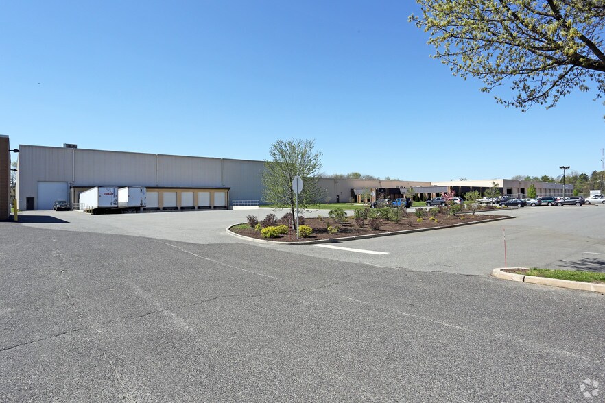 11 Perina Blvd, Cherry Hill, NJ à louer - Photo principale – Image 1 sur 13