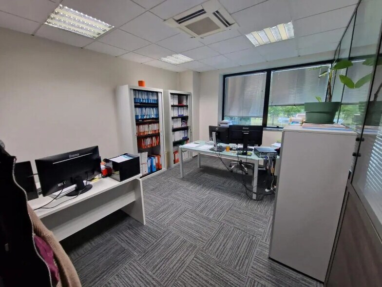 Bureau dans Bry-sur-Marne à louer - Photo intérieure – Image 1 sur 11