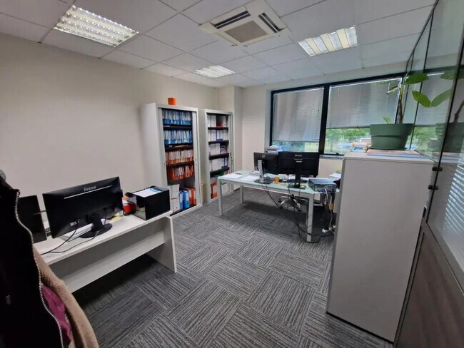 Plus de détails pour Bureau à louer