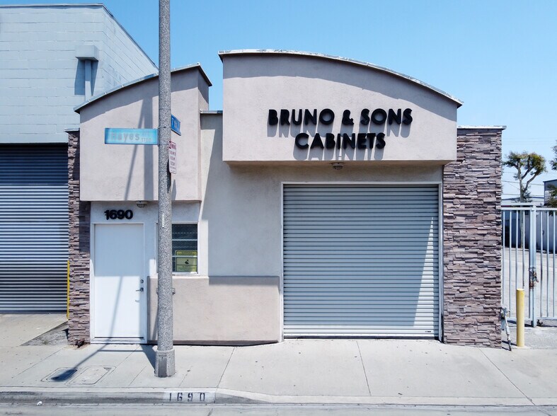 1690 Hayes Ave, Long Beach, CA à vendre - Photo de l’immeuble – Image 2 sur 28