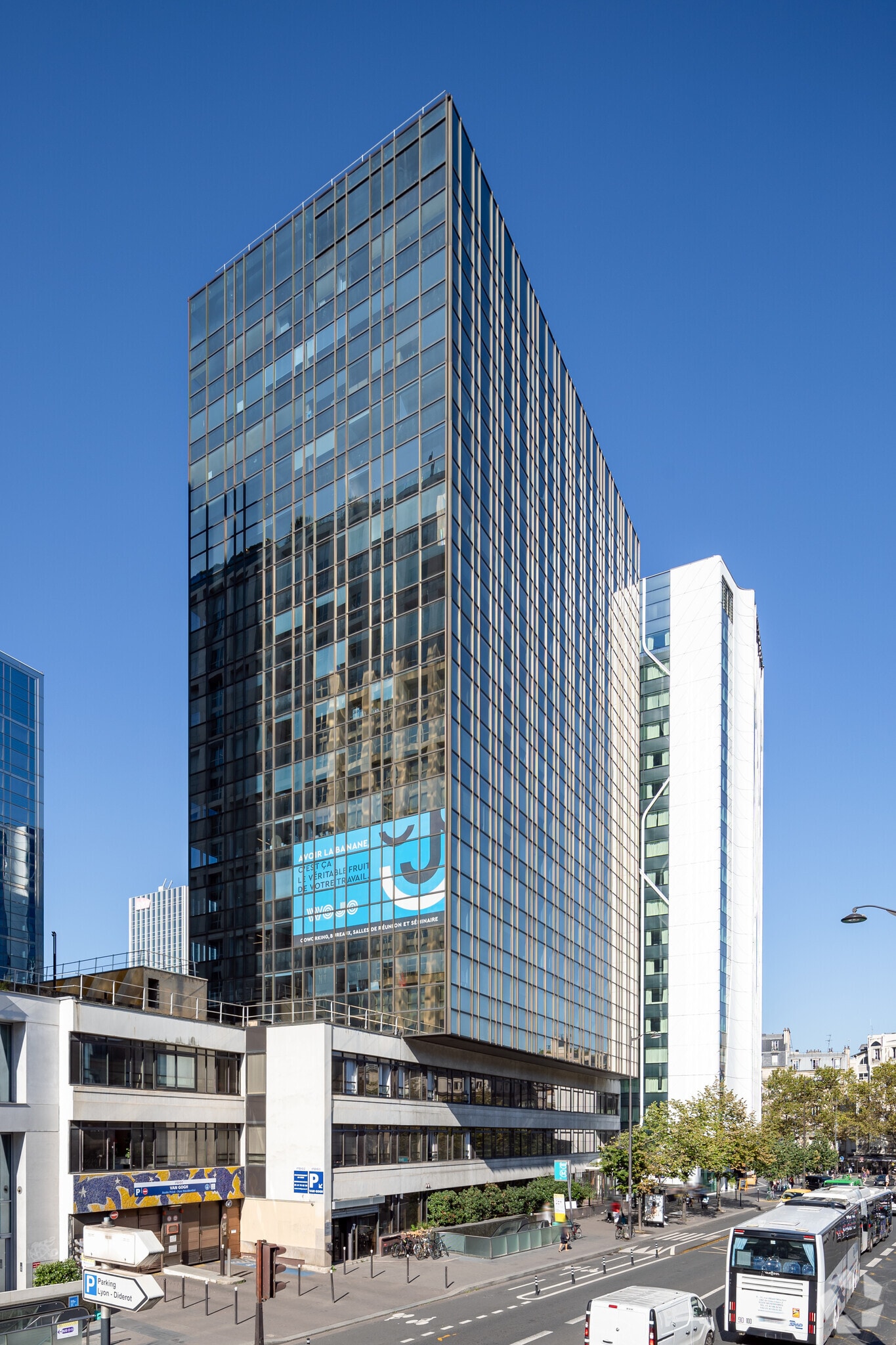 207 Rue De Bercy, Paris à louer Photo principale– Image 1 sur 4