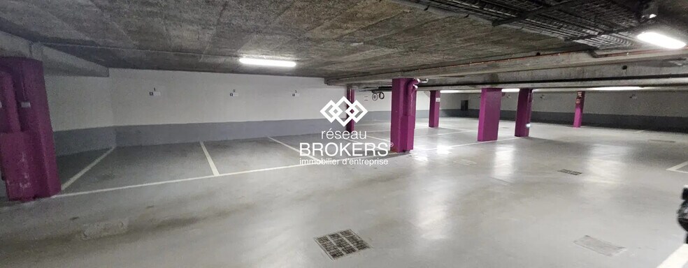 Bureau dans Le Pecq à louer - Photo de l’immeuble – Image 3 sur 6