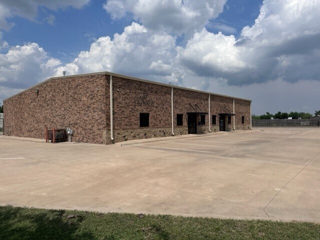 10549 NW 10th St, Oklahoma City, OK à louer Photo de l’immeuble– Image 1 sur 15