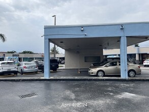 2050 W 56th St, Hialeah, FL à louer Photo de l’immeuble– Image 1 sur 2