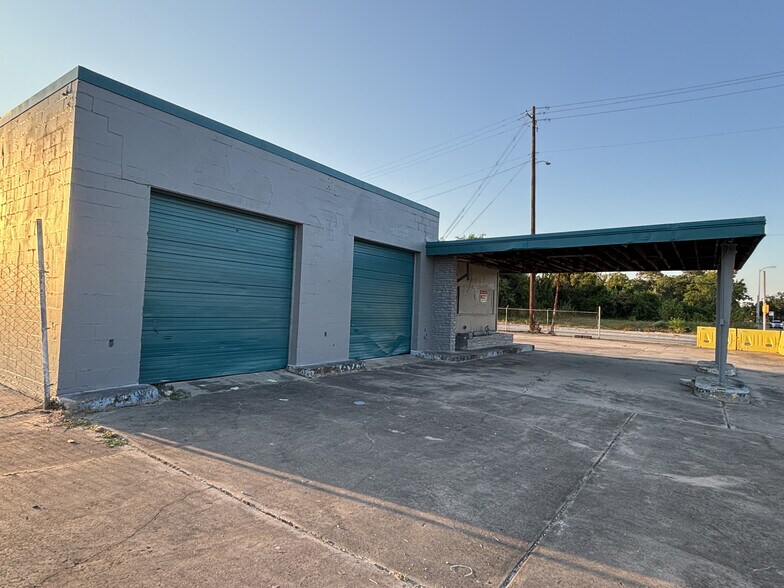 10039 Homestead Rd, Houston, TX à louer - Photo de l’immeuble – Image 3 sur 7