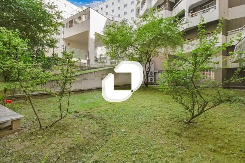 Local d'activités dans Paris à vendre - Photo de l’immeuble – Image 1 sur 9