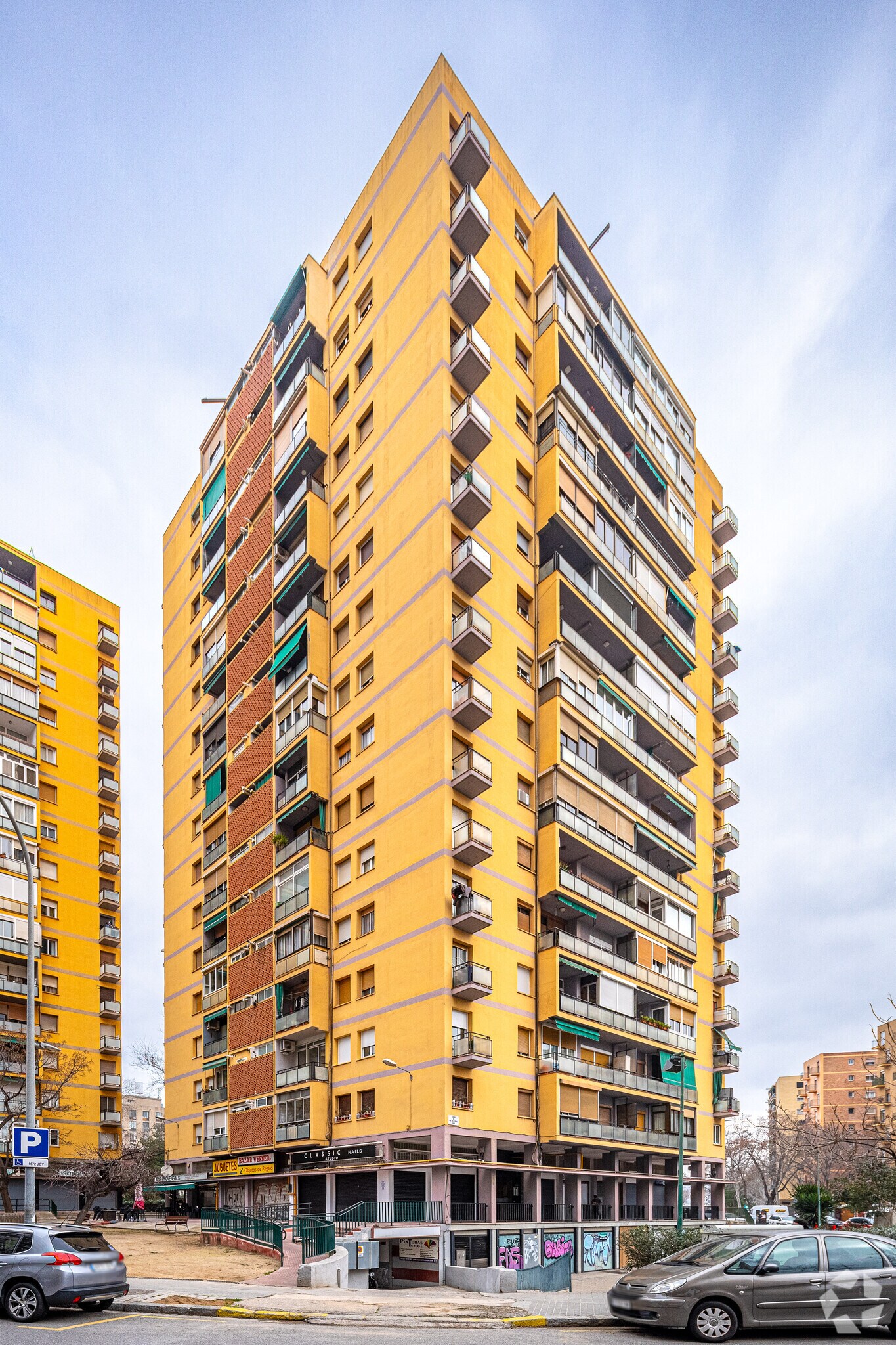Immeuble residentiel dans Barcelone, Barcelona à vendre Photo principale– Image 1 sur 2