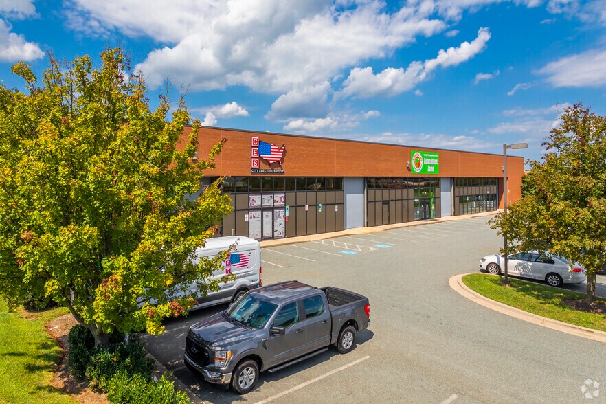 18620 Woodfield Rd, Gaithersburg, MD à louer - Photo de l’immeuble – Image 2 sur 4