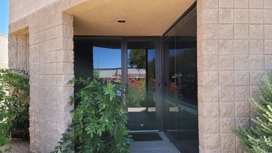 15875 N Greenway-Hayden Loop, Scottsdale, AZ à louer Photo de l’immeuble– Image 2 sur 26