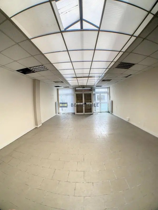 Plus de détails pour Local commercial à louer