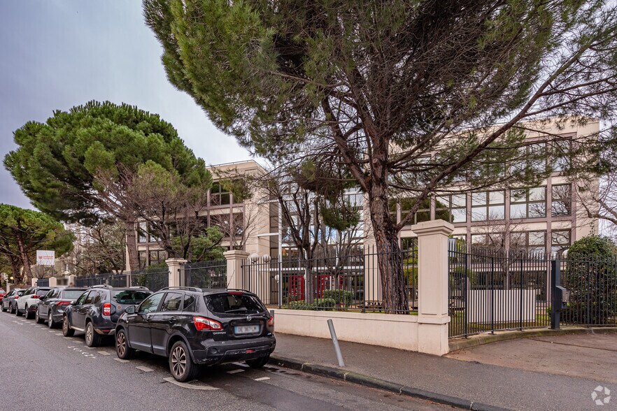 467 Avenue Du Prado, Marseille à louer - Photo de l’immeuble – Image 3 sur 3