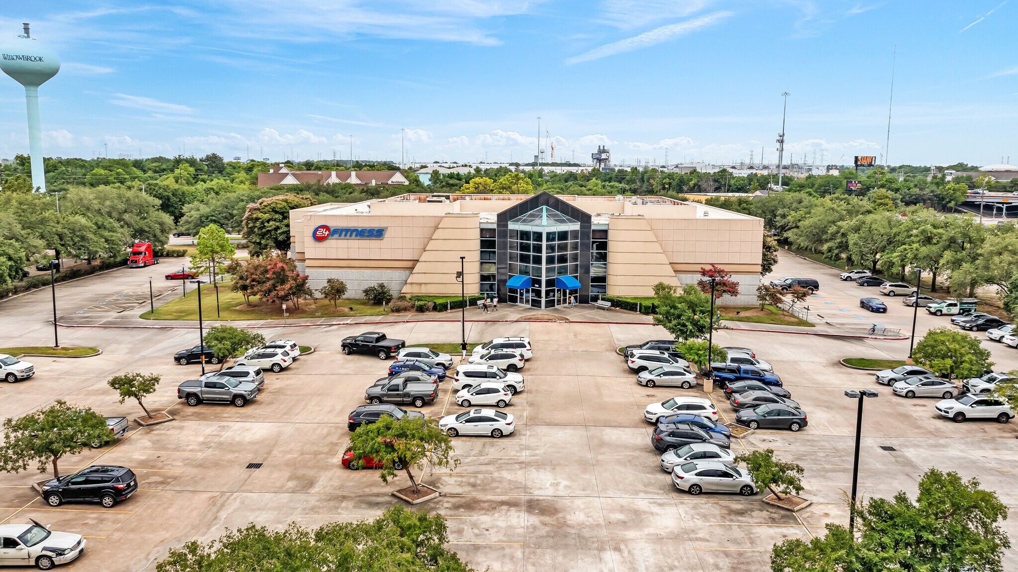 7300 W Greens Rd, Houston, TX à vendre Photo de l’immeuble– Image 1 sur 10