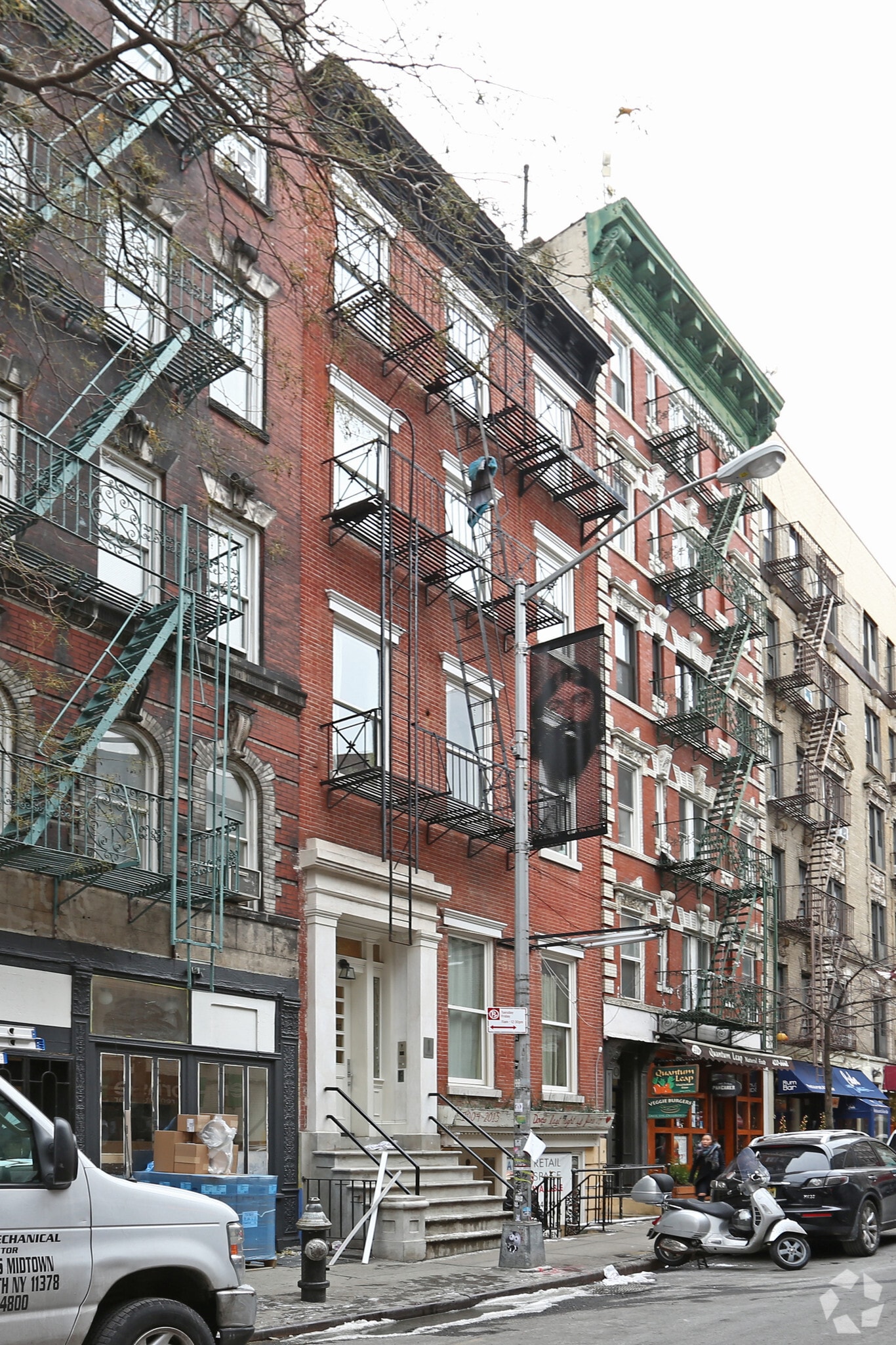 228 Thompson St, New York, NY à louer Photo principale– Image 1 sur 16