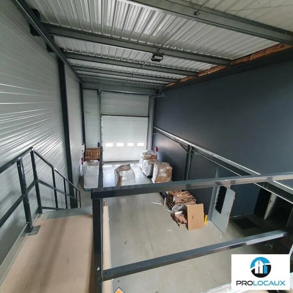 Local d’activités dans Le Versoud à louer - Photo intérieure – Image 2 sur 12