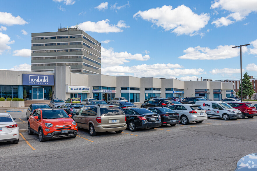 1118 Finch Ave, Toronto, ON à louer - Photo de l’immeuble – Image 2 sur 2