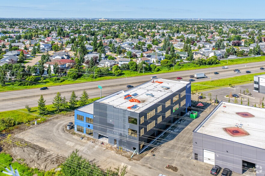 5003 28 St NW, Edmonton, AB à louer - Aérien – Image 2 sur 3