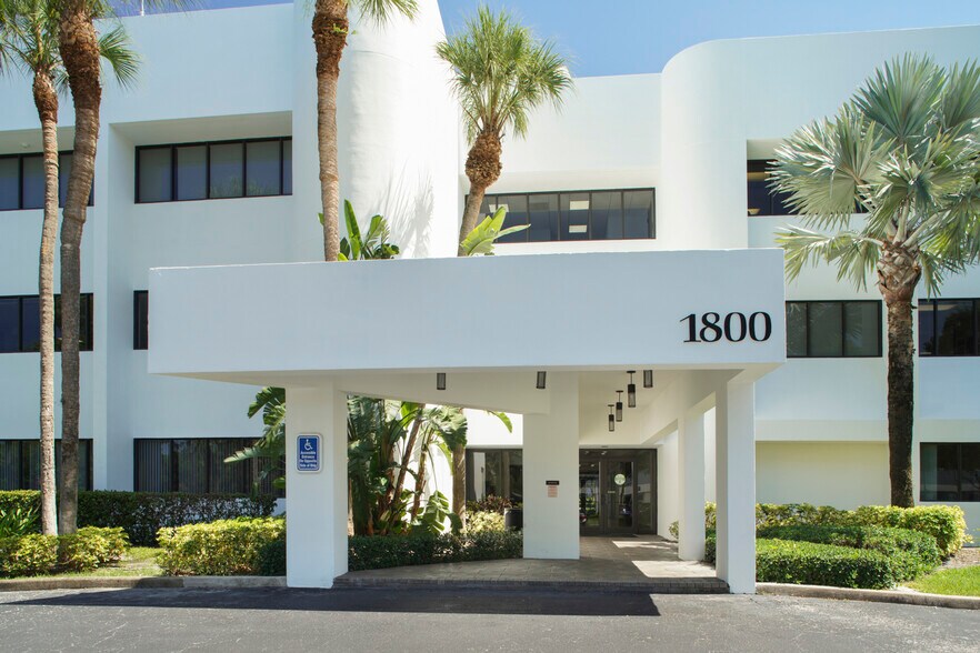 1800 NW Corporate Blvd, Boca Raton, FL à louer - Photo de l’immeuble – Image 3 sur 8