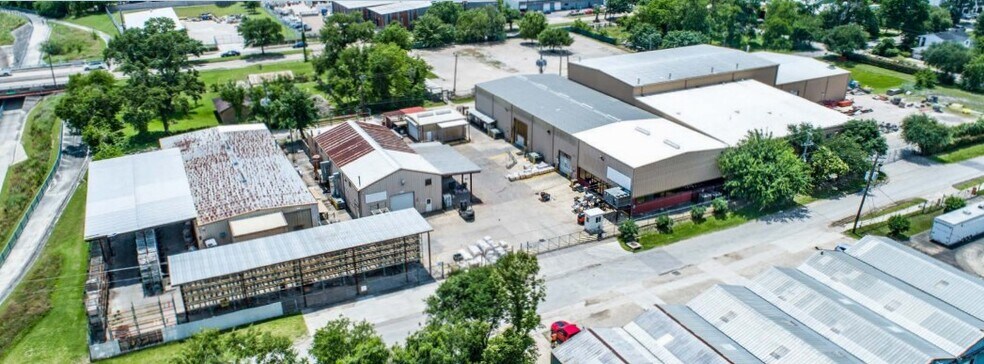 4703 Creekmont Drive portefeuille de 6 biens à vendre sur LoopNet.fr - Photo principale – Image 2 sur 6