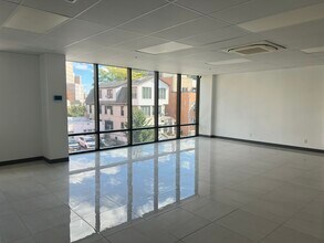 4112 77th St, Elmhurst, NY à louer Photo intérieure– Image 1 sur 4